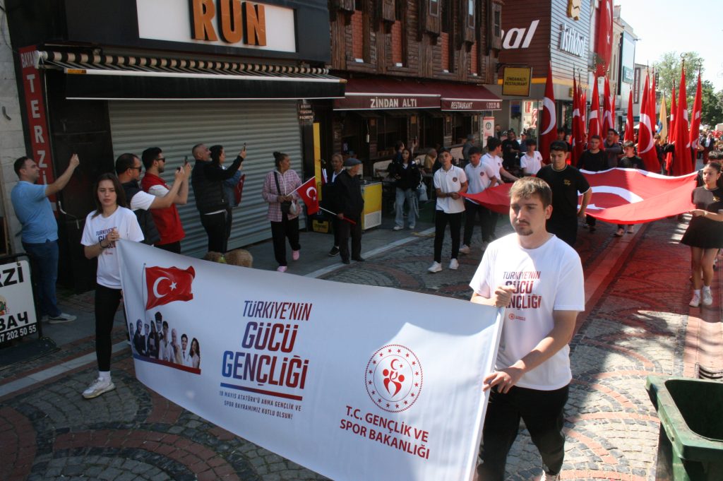 Gençliğin bayramı kortejle başladı | Edirne Ahval Gazetesi IMG 2364 | Edirne Ahval Gazetesi