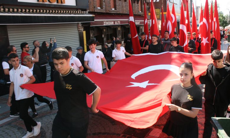 Gençliğin bayramı kortejle başladı | Edirne Ahval Gazetesi IMG 2366 | Edirne Ahval Gazetesi