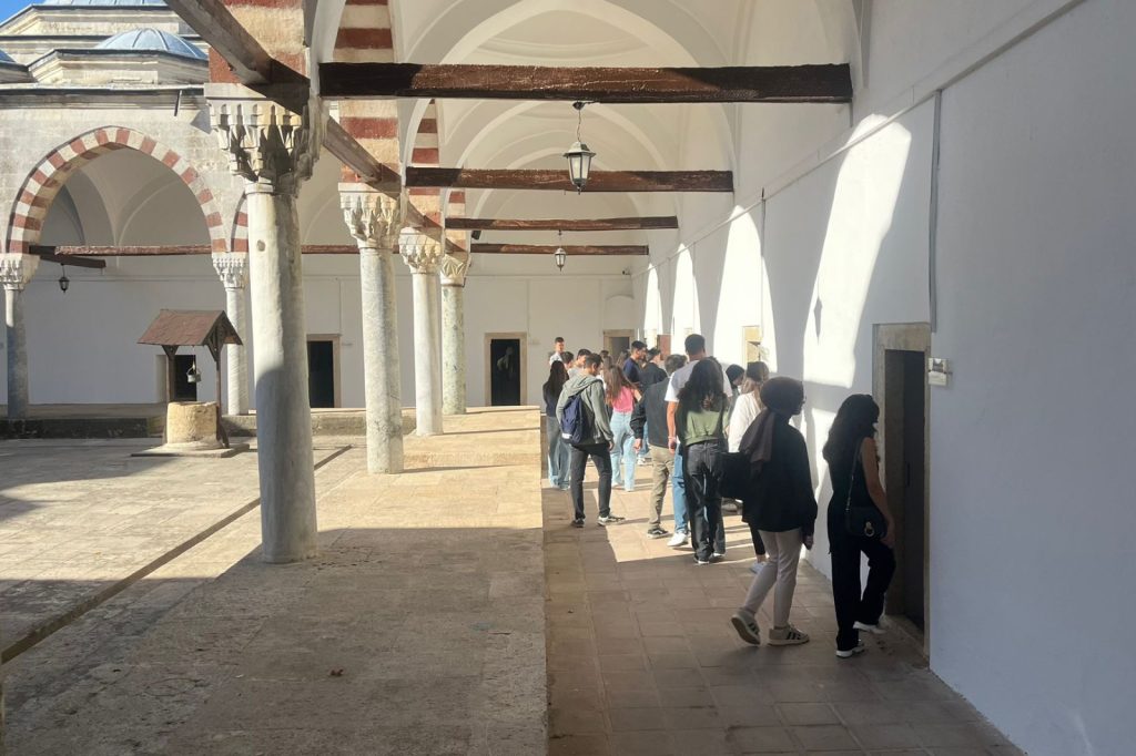 Yeni öğrencilere 'kültürel' oryantasyon | Edirne Ahval Gazetesi WhatsApp Image 2025 09 22 at 16.14.30 | Edirne Ahval Gazetesi