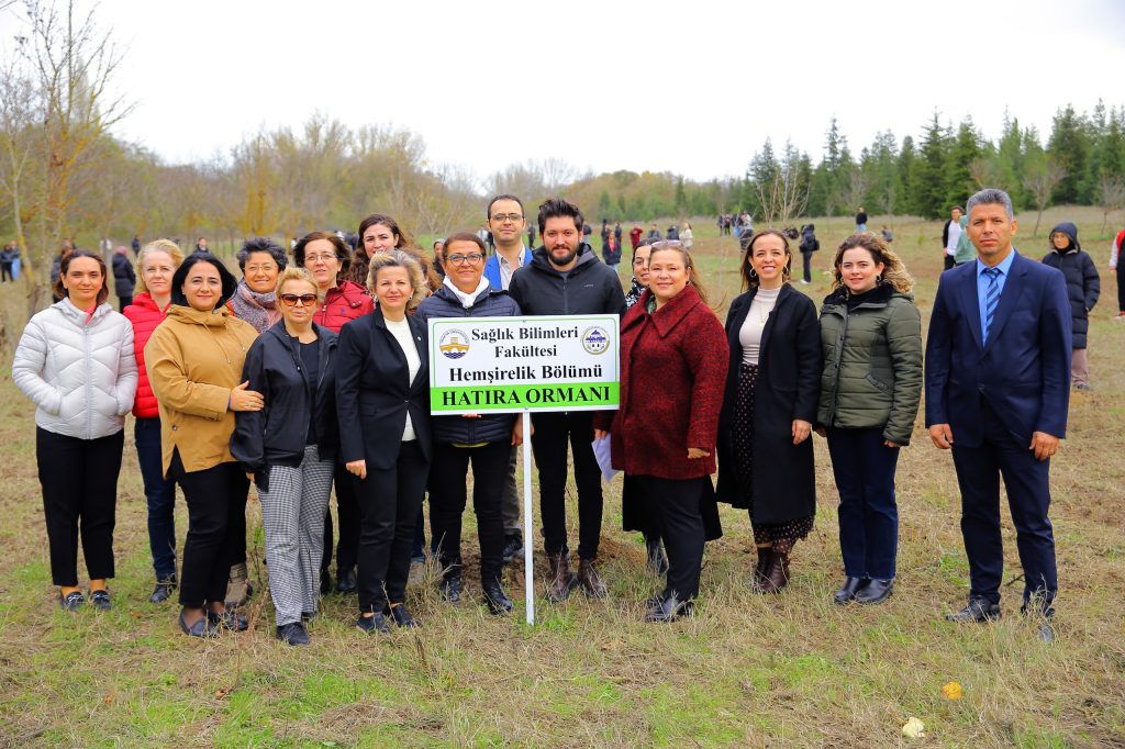 Hemşire adaylarından doğaya 200 fidan | Edirne Ahval Gazetesi WhatsApp Image 2025 11 18 at 13.50.01 | Edirne Ahval Gazetesi