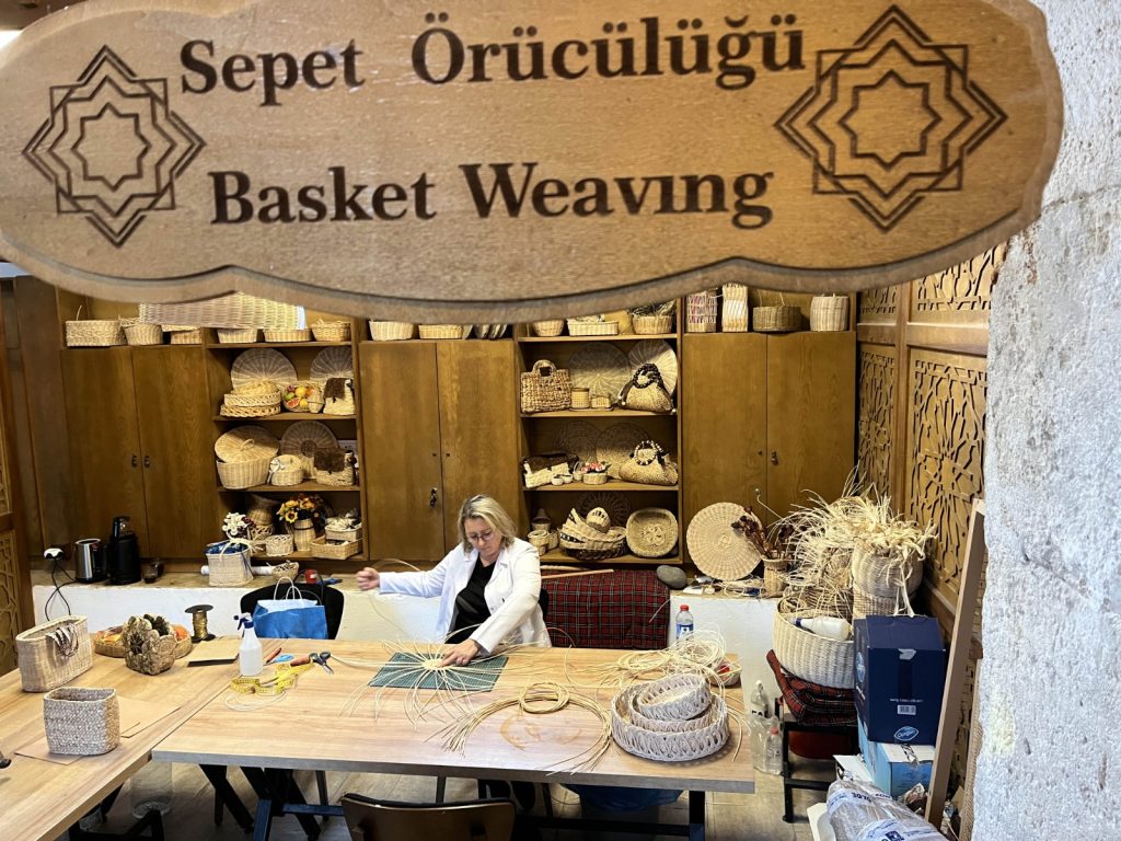 Babaannesinden öğrendi, Kültürel Miras Taşıyıcısı oldu! | Edirne Ahval Gazetesi WhatsApp Image 2025 11 19 at 15.38.05 | Edirne Ahval Gazetesi