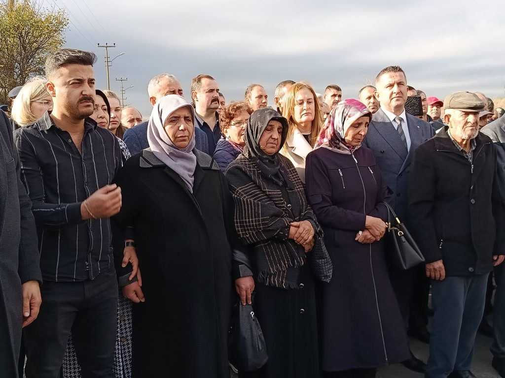 Üç şehide vefa | Edirne Ahval Gazetesi WhatsApp Image 2025 11 26 at 12.39.18 | Edirne Ahval Gazetesi