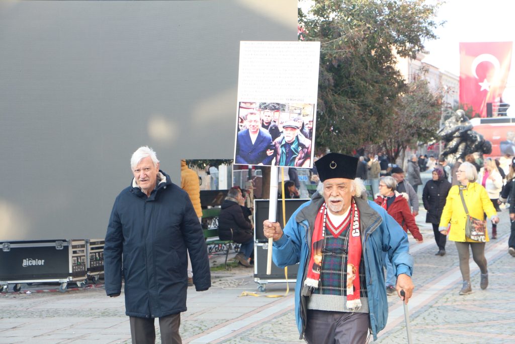 'Onlar sokaktan kaçıyor, CHP ise meydanların partisidir' | Edirne Ahval Gazetesi 18 | Edirne Ahval Gazetesi