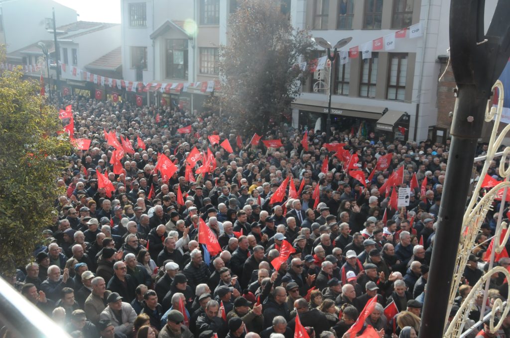 'Onlar sokaktan kaçıyor, CHP ise meydanların partisidir' | Edirne Ahval Gazetesi 35 | Edirne Ahval Gazetesi