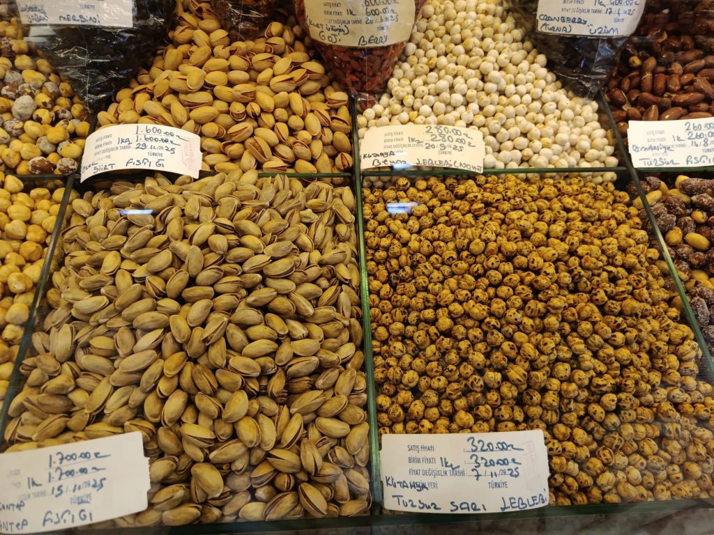 Kuruyemiş keyfi artık 'gramla' | Edirne Ahval Gazetesi WhatsApp Image 2025 12 18 at 16.45.15 | Edirne Ahval Gazetesi