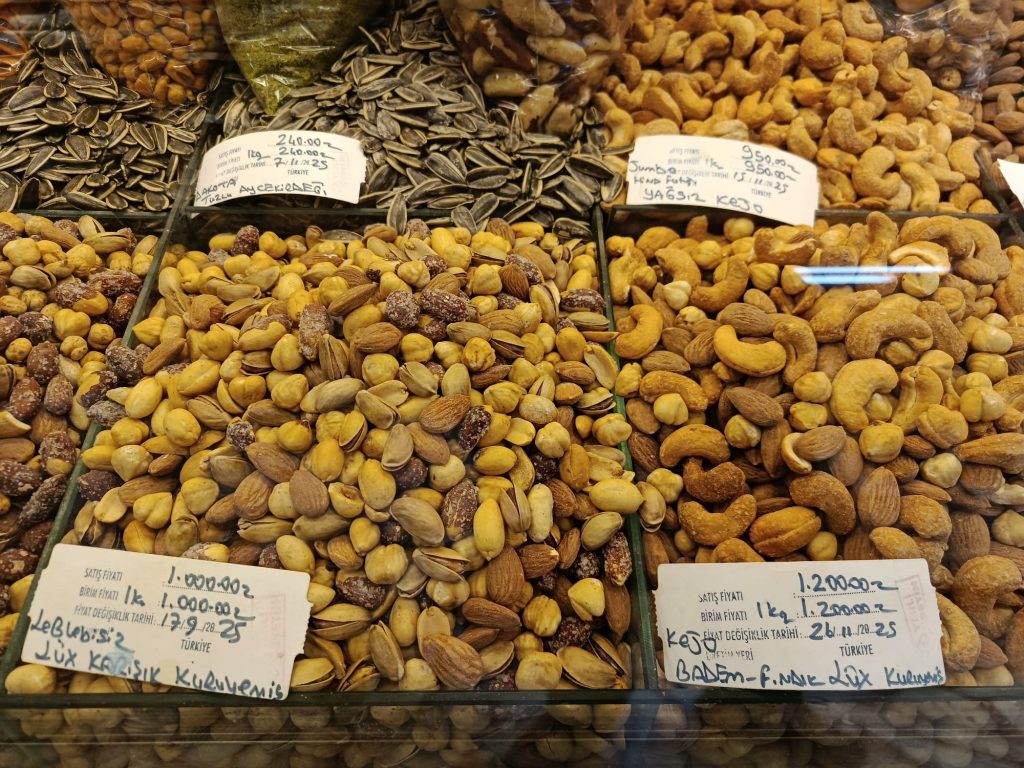 Kuruyemiş keyfi artık 'gramla' | Edirne Ahval Gazetesi WhatsApp Image 2025 12 18 at 16.45.15 3 | Edirne Ahval Gazetesi