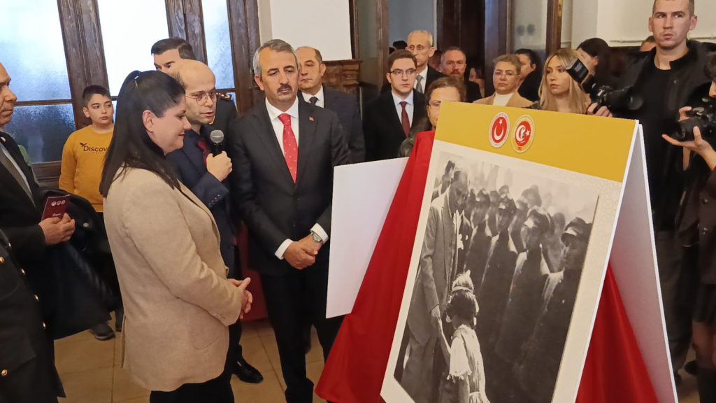 Atatürk'ün aile ilişkilerini yansıtan sergi | Edirne Ahval Gazetesi WhatsApp Image 2025 12 21 at 14.56.21 1 | Edirne Ahval Gazetesi