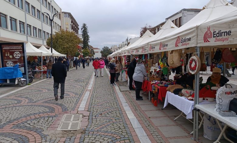 Kadınların el emeği ürünleri yeni yıla özel Saraçlar'da | Edirne Ahval Gazetesi WhatsApp Image 2025 12 22 at 15.42.22 2 | Edirne Ahval Gazetesi