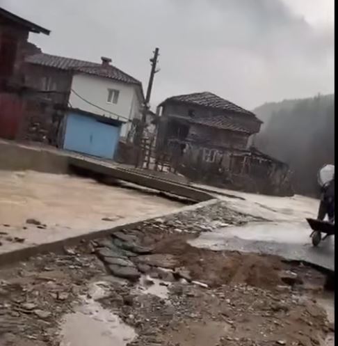 Şiddetli Yağışlar Sel Getirdi | Edirne Ahval Gazetesi 112 | Edirne Ahval Gazetesi