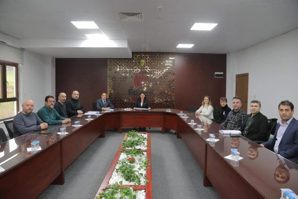 Memurların yüzünü güldüren imza | Edirne Ahval Gazetesi resim 3 | Edirne Ahval Gazetesi