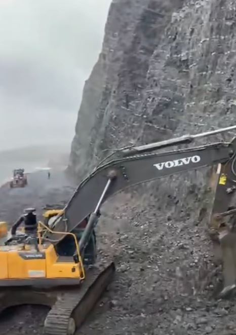 Yol Yeniden Yapılıyor | Edirne Ahval Gazetesi WhatsApp Image 2026 02 01 at 17.07.48 2 | Edirne Ahval Gazetesi